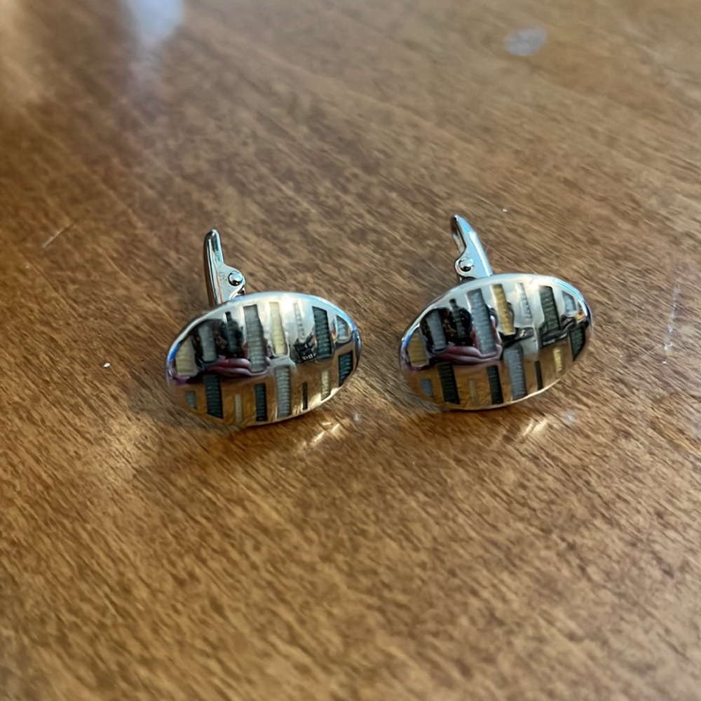 FREE W/ PURCHASE Oval Silver Cuff Links